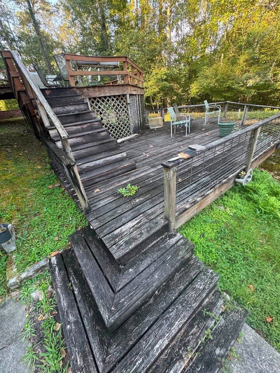 Outdoor deck before pressure washing